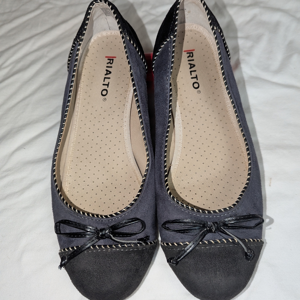 Rialto Women's Gray Ballet Flats